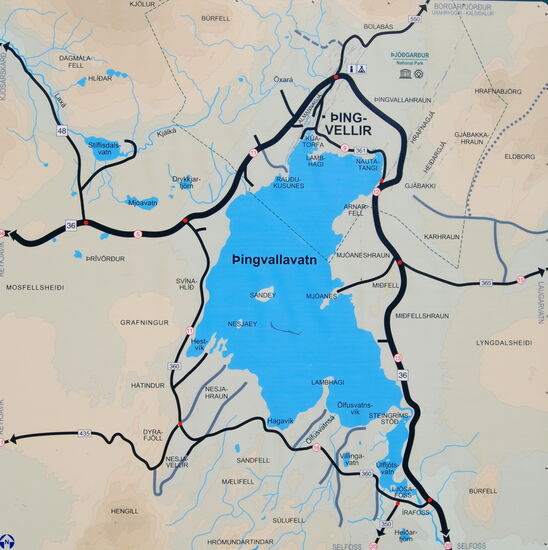 Informationstafel: die dicke schwarze Straße 36 war gesperrt, so mußten wir die dünne Straße 361 nach Þingvellir fahren