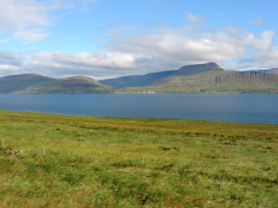 am Hvalfjörður