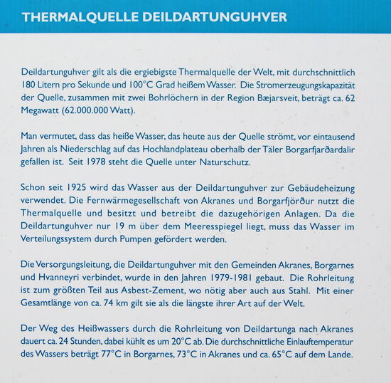 bis wir die Thermalquelle Deildartunguhver erreichten, Informationstafel sogar auf deutsch