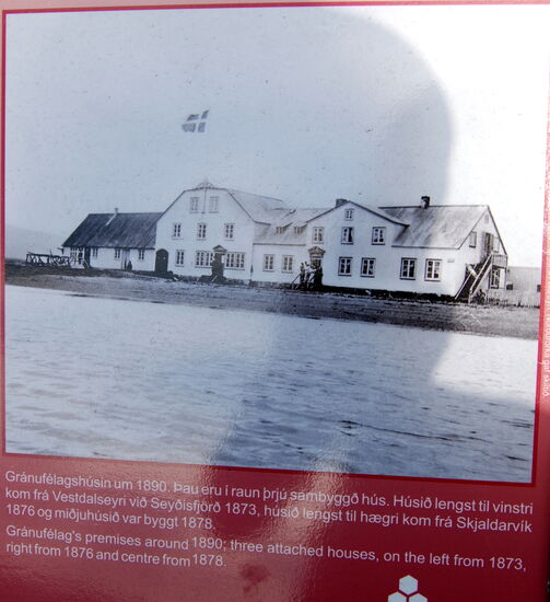 das Haus um 1890 auf der Infotafel