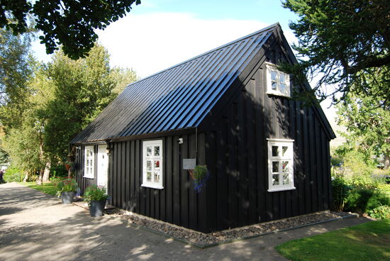 Eyrarlandsstofa, das älteste Haus im Park