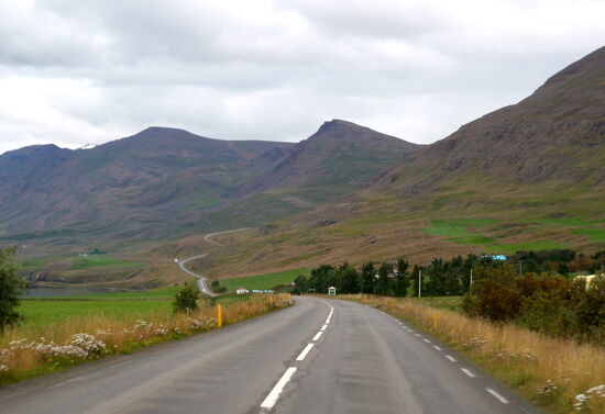 auf der gewundenen Straße