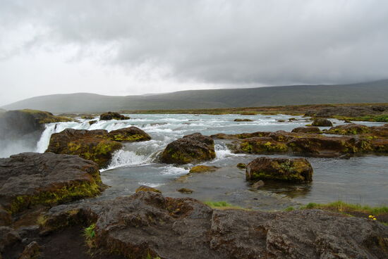 am oberen Teil des Wasserfalls
