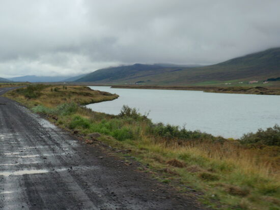 auf der 844 in Richtung Süden, daneben Skálfandafljót