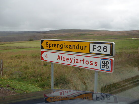 der Abzweig zum Wasserfall und ins Hochland