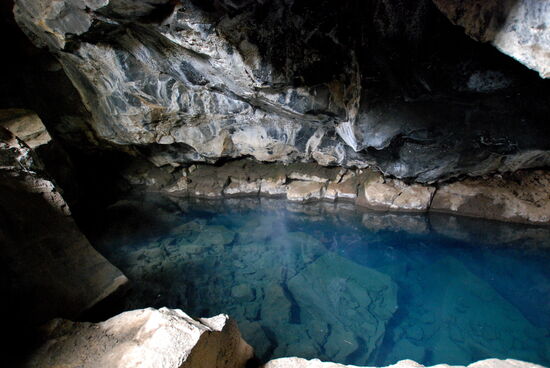 das Wasser ist klar