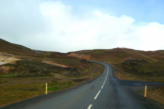 Auffahrt zur Krafla mit dem Krater Víti