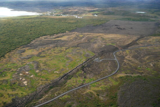 die 860 mit dem Parkplatz Grjótagjá, der ehemaligen Badegrotte