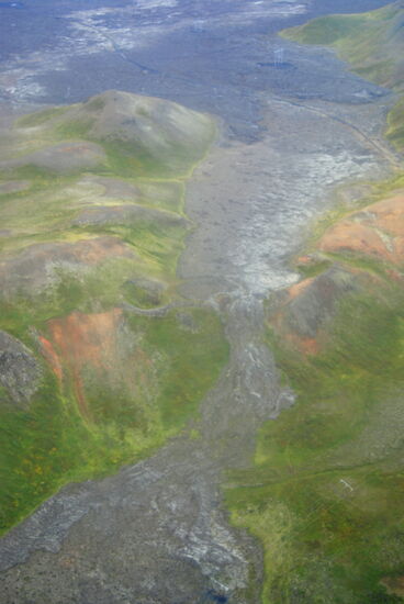 Lavafluß neben der 863