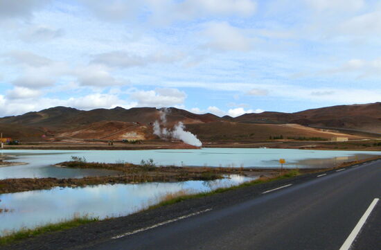 Bjarnarflag-Kraftwerk neben der Straße