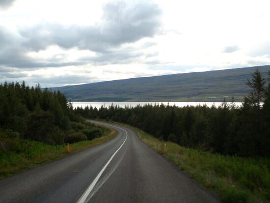 am Lagarfljót entlang