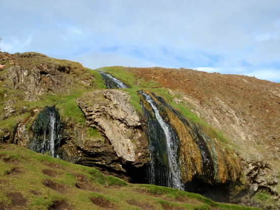 der warme Wasserfall