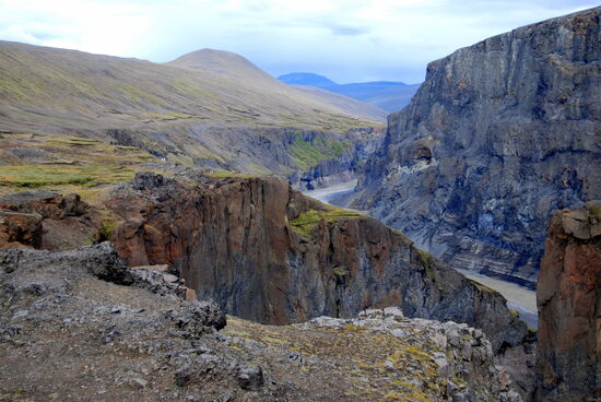 mit vielen interessanten Ausblicken