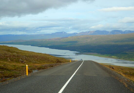die Serpentinen führten uns hinunter zum Lagarfljót