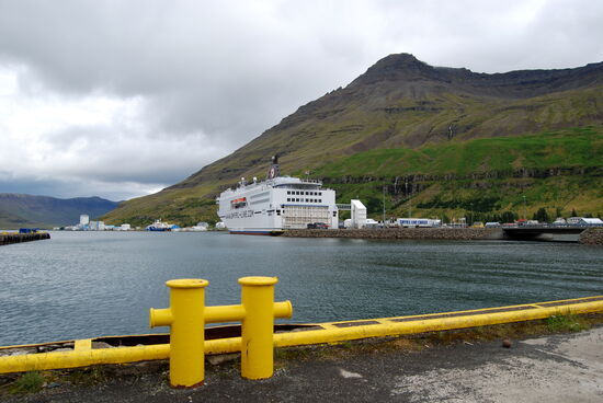 die Norröna am Hafen