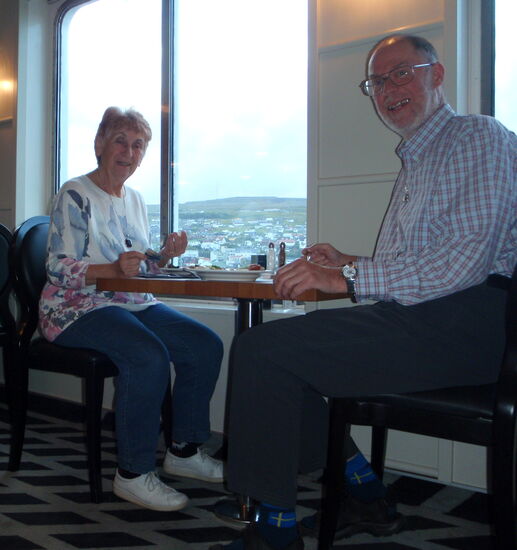 mit Blick auf Tórshavn