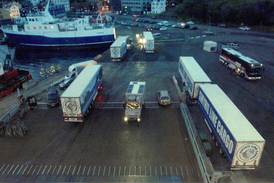 während wir aßen wurden die Fahrzeuge verladen