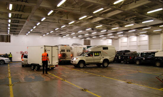 Autos rangieren im Wendebereich