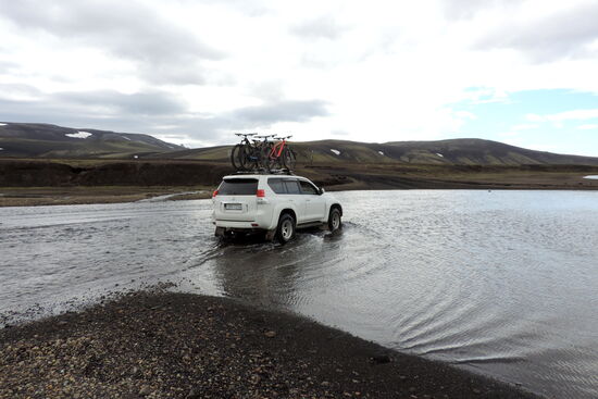 Toyota Land Cruiser mit Dachlast