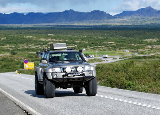 Nissan Patrol mit vergrößertem Fahrwerk