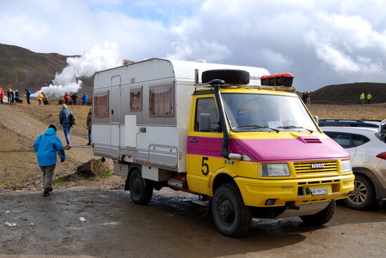 Iveco-Wohnwagen-Kombination