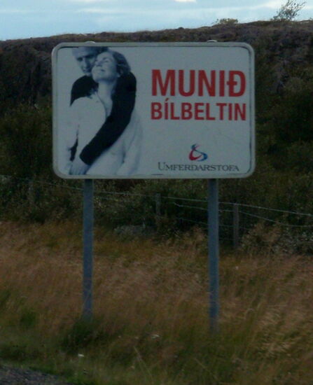 Aufforderung den Sicherheitsgurt anzulegen