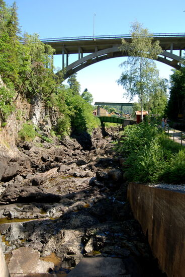 der (fast leere) Wasserfall
