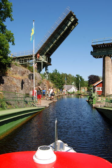 auf dem Aquädukt, Fahrt in die nächste Schleusenkammer
