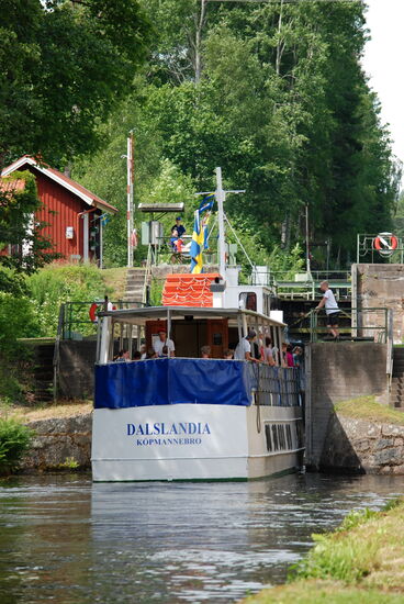 es folgte ein weiteres Touristenboot