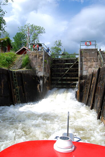 beim Bergaufschleusen gab es einen starken Schwall in den Schleusenkammern