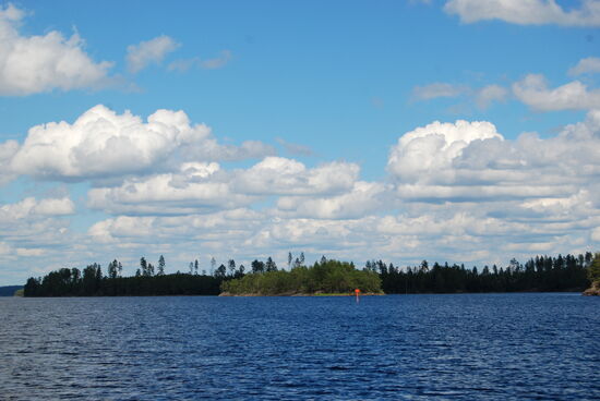 durch das Inselgewirr an der Durchfahrt zum Foxen