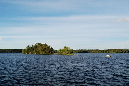 so fuhren wir weiter an der Insel Rebbingen vorbei
