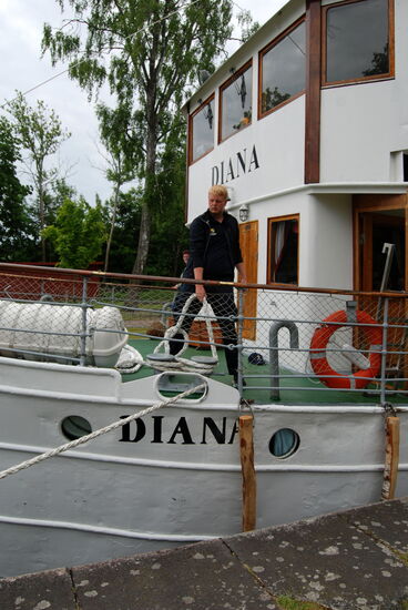 ein Decksmann mußte immer die Schiffsbewegungen mit der Trosse ausgleichen