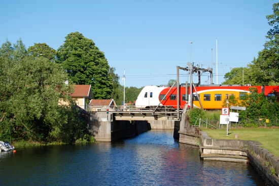 und zwei Züge abwarten