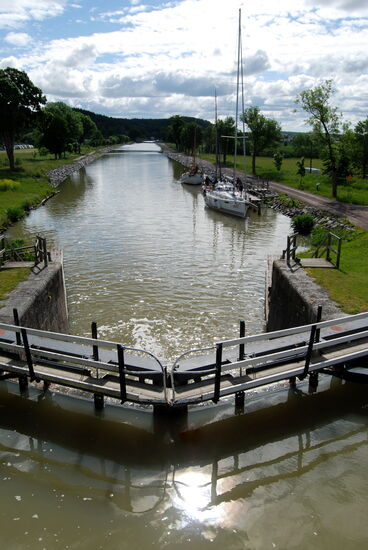 vor der nächsten Schleuse warteten wieder Segelboote