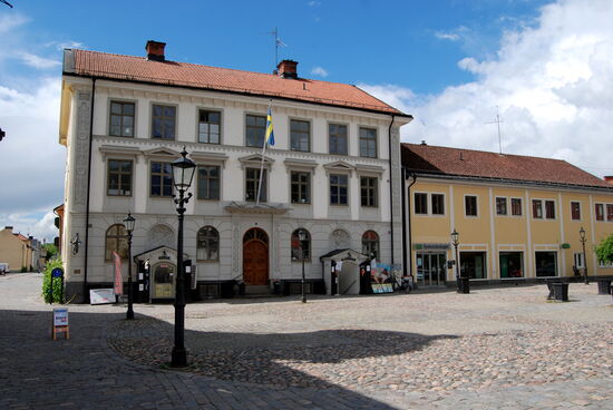 und das Kaufmannshaus am Rathausplatz