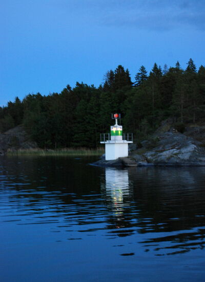 Leuchtfeuer am gegenüberliegenden Ufer