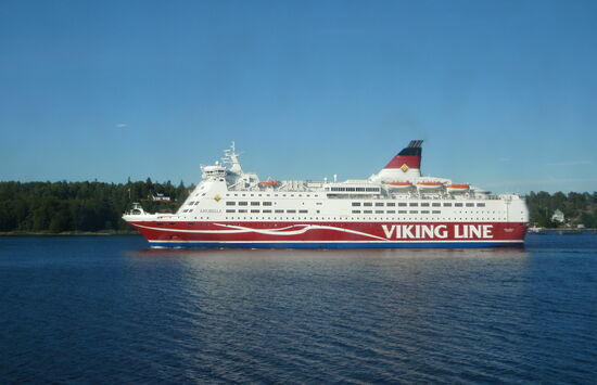 Viking-Lines Amorella begegnete uns