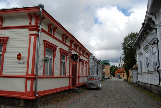 wir gingen neben dem Rathaus die Isoraastuvankatu hinunter, Blick zurück