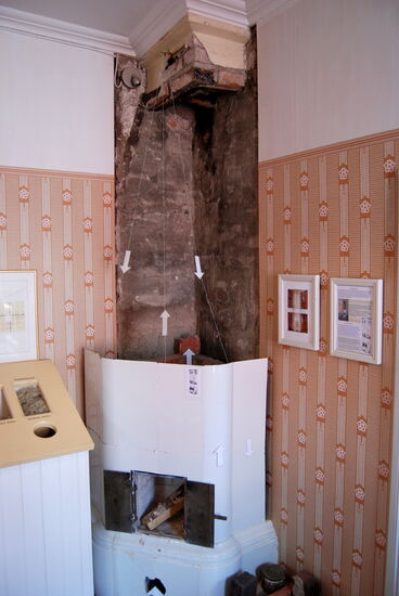 historischer Kachelofen