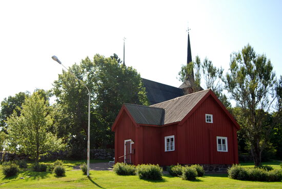 wir gingen die Skolgatan hinunter und erreichten die Ulrika Eleonora Kirche