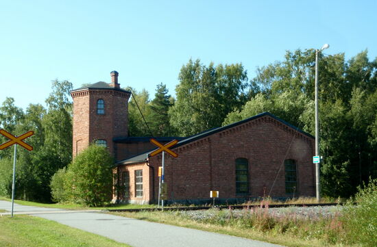 Einfahrt nach Kaskö über den Bahnübergang
