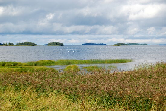 Blick über die Bucht Oravaisfjärden