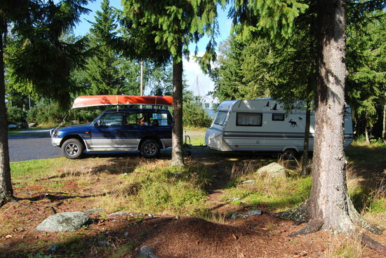 unser Stellplatz auf dem Parkplatz an der Brücke