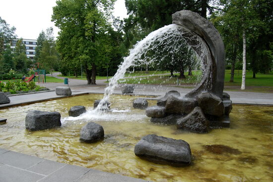 die Skulptur "Brecher" im Westpark