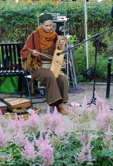 Musik wurde mit historischen Instrumenten gespielt