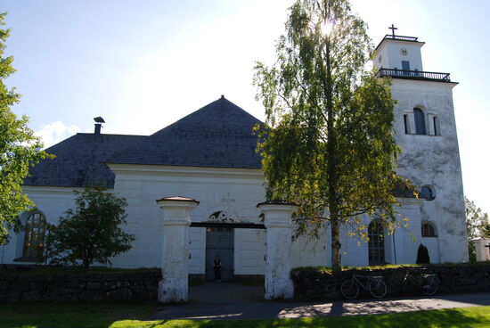 Rundgang um und durch die Kirche