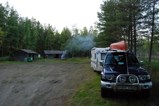 und fanden einen schönen Übernachtungsplatz am Vogelturm von Sannanlahti