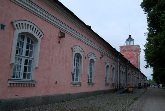zurück an den Strandkasernen