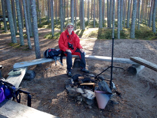 Rast an einer Feuerstelle